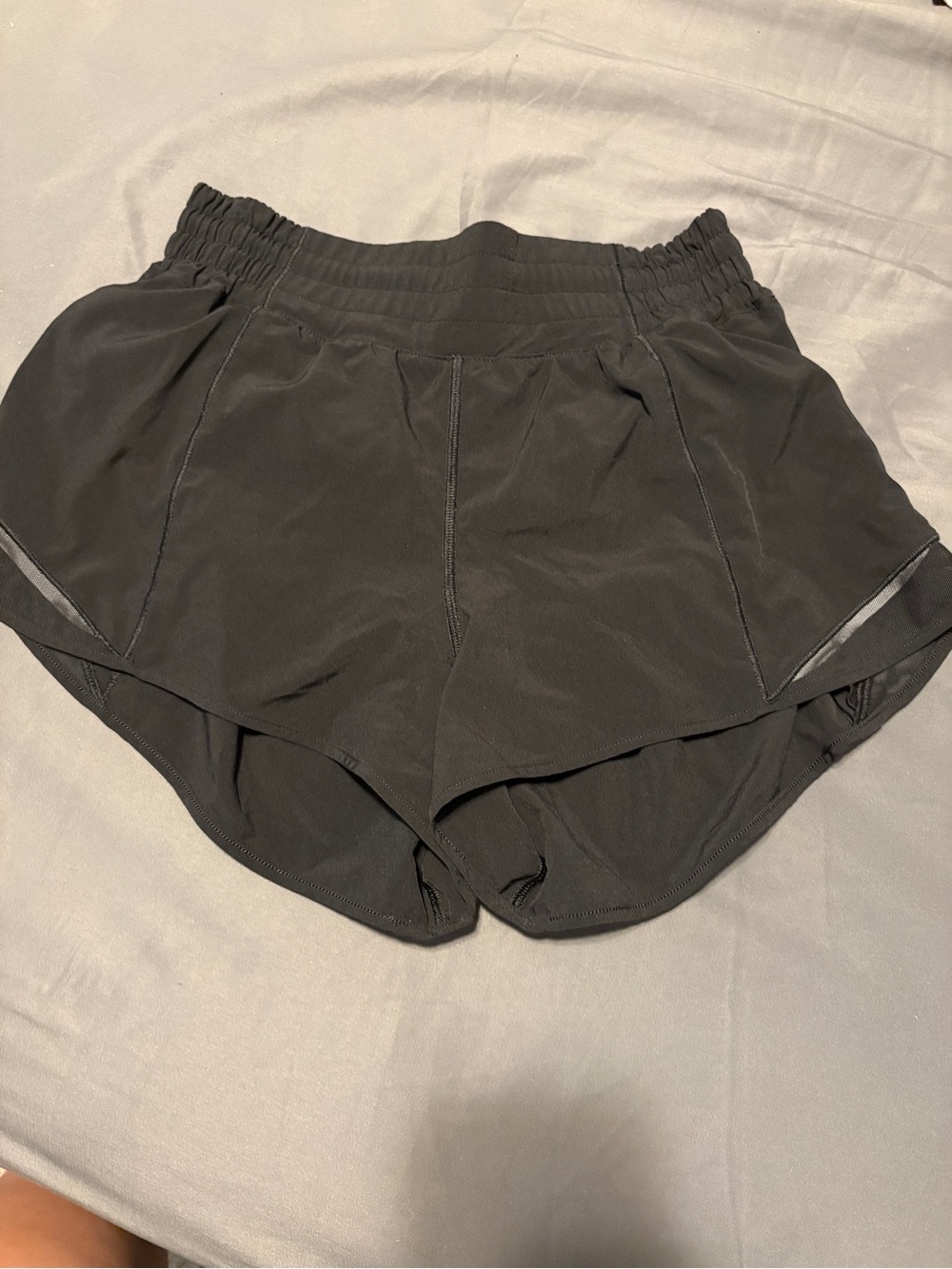 lululemon athletica Hotty Hot LR Short 4" *Lined BLK 8